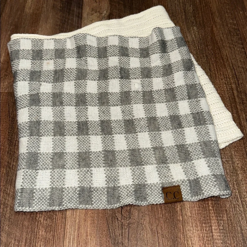 C.C. Infinity scarf and‎ hat buffalo plaid